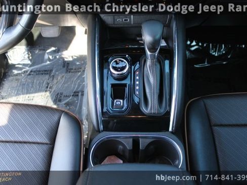 Used 2023 GMC Canyon AT4 w/ AT4 Premium Package image 15