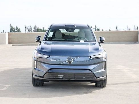 New 2025 Volvo EX90 Plus image 2