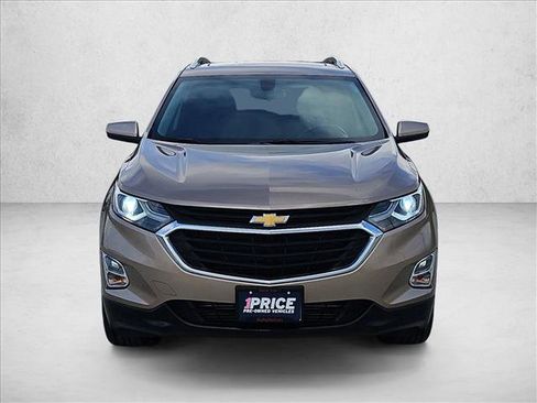 Used 2019 Chevrolet Equinox LT image 2