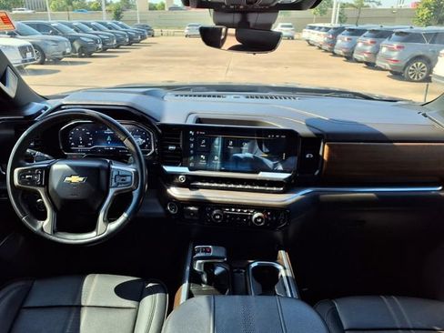 Used 2023 Chevrolet Silverado 1500 High Country w/ Technology Package AWD/4WD image 6