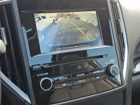 Used 2020 Subaru Forester Premium image 18