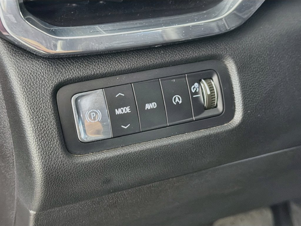 Used 2025 GMC Acadia Elevation AWD/4WD image 11