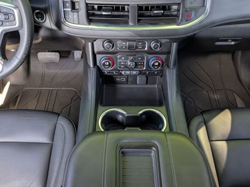 Used 2024 Chevrolet Suburban LT w/ Luxury Package image 21