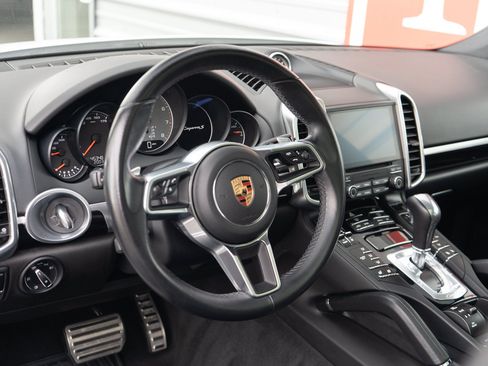 Used 2018 Porsche Cayenne S AWD/4WD image 14