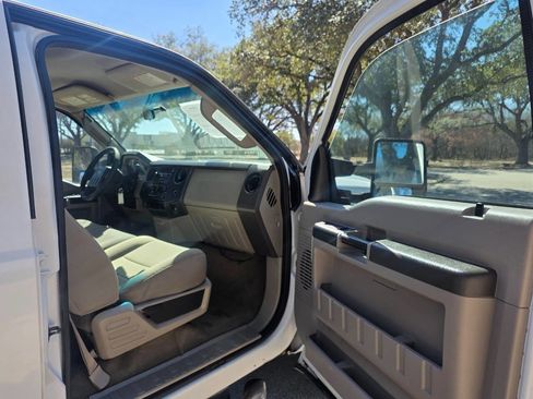 Used 2008 Ford F250 Lariat image 19