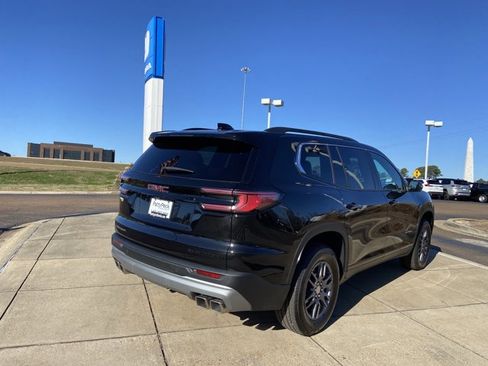 Used 2025 GMC Acadia Elevation image 10