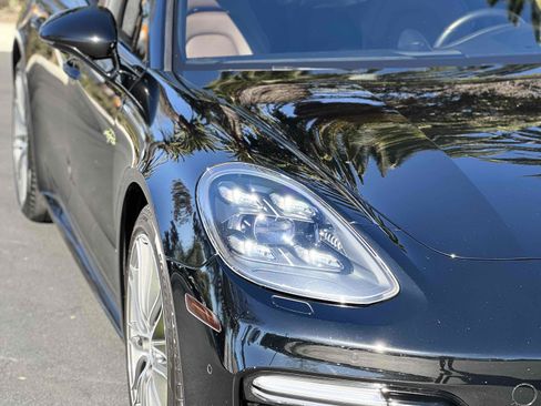 Used 2019 Porsche Panamera Turbo S Executive image 70