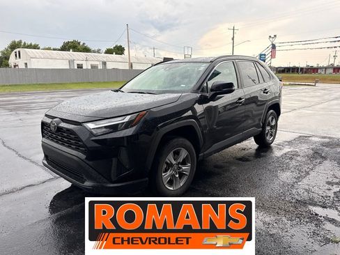 Used 2025 Toyota RAV4 XLE FWD image 1