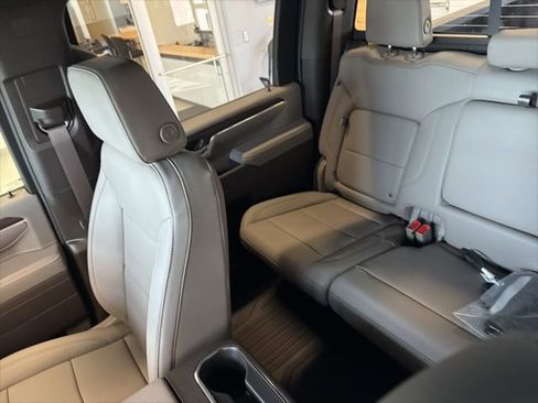 New 2026 GMC Sierra 3500 SLT w/ SLT Premium Package AWD/4WD image 20