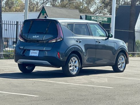 Used 2024 Kia Soul LX w/ Option Group 015 FWD image 5