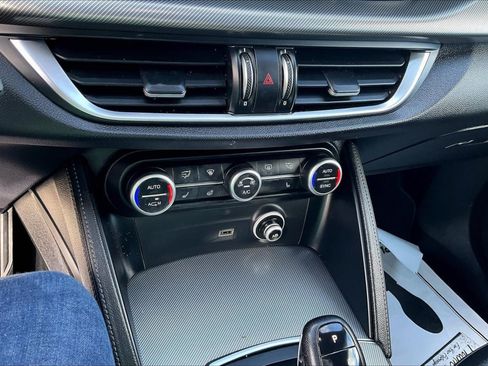 Used 2018 Alfa Romeo Stelvio Ti Sport AWD/4WD image 15