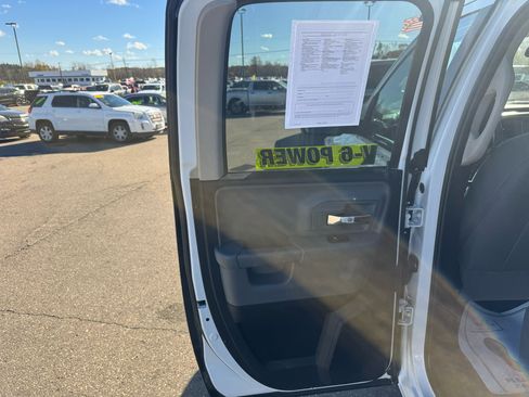 Used 2019 RAM 1500 Classic SLT image 13