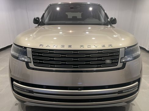 Used 2023 Land Rover Range Rover SE image 2