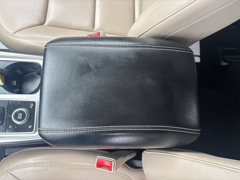 Used 2023 Ford Explorer XLT w/ Equipment Group 202A AWD/4WD image 29