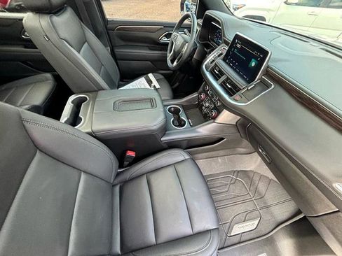 Used 2024 Chevrolet Suburban Z71 w/ Luxury Package image 52