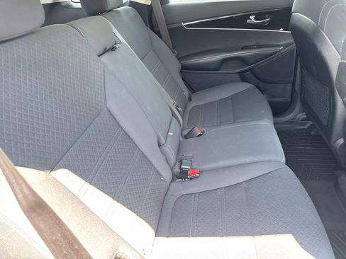 Used 2017 Kia Sorento FWD w/ LX Convenience Package image 23