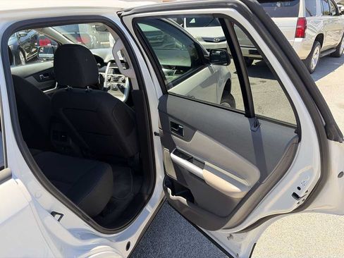 Used 2013 Ford Edge SE FWD image 21