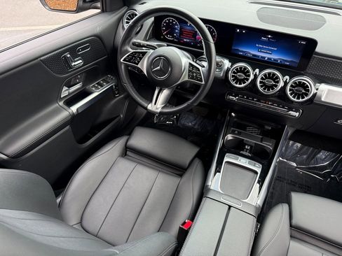 Used 2024 Mercedes-Benz GLB 250 4MATIC image 40