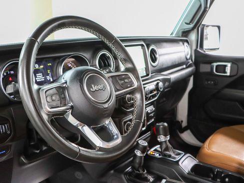 Used 2022 Jeep Wrangler Unlimited Sahara AWD/4WD image 24