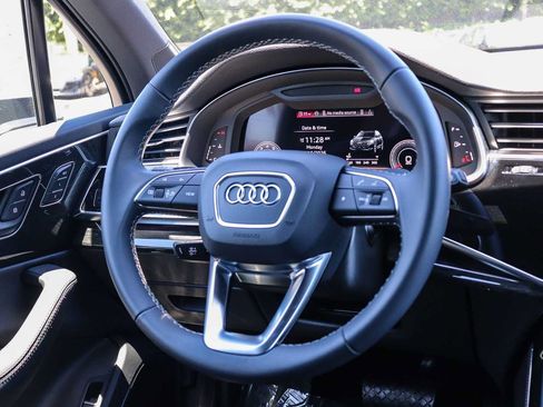 Used 2025 Audi Q7 3.0T Premium Plus w/ Premium Plus Package AWD/4WD image 16