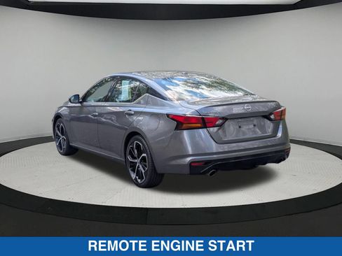 Used 2023 Nissan Altima 2.5 SR FWD image 6