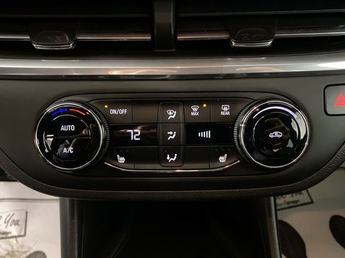 Used 2024 Buick Envista Sport Touring w/ Convenience I Package FWD image 18