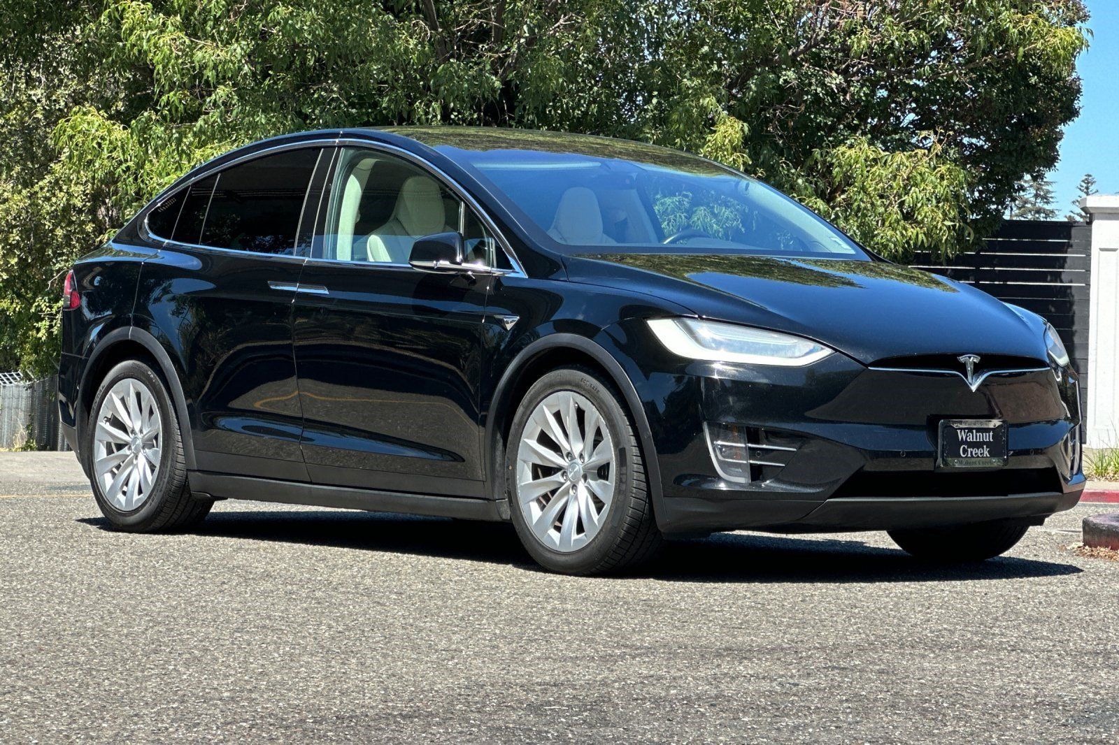 Used 2018 Tesla Model X 75D AWD/4WD image 6