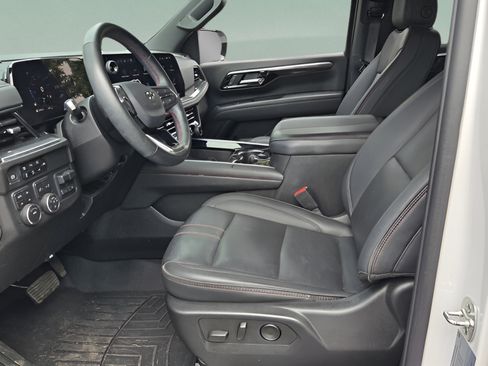 Used 2025 Chevrolet Tahoe RST w/ Comfort Package AWD/4WD image 13