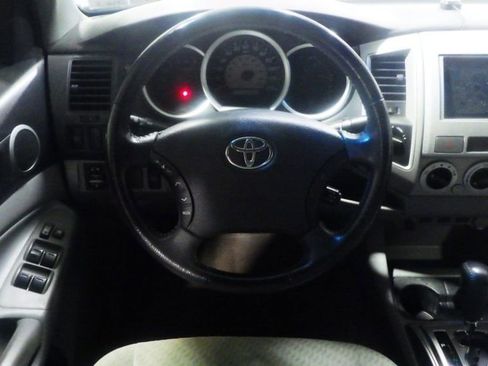 Used 2010 Toyota Tacoma 4x4 Double Cab image 9