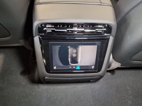 Used 2026 Cadillac Escalade IQL Luxury image 11