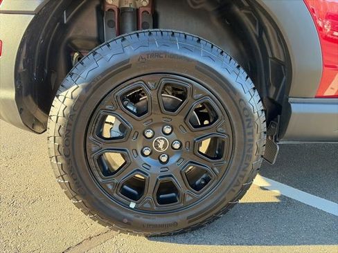 Used 2025 Ford Bronco Sport Badlands image 10