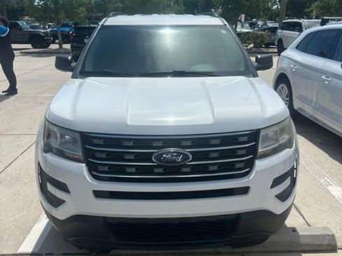 Used 2016 Ford Explorer FWD image 2