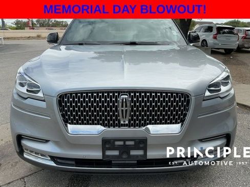 Used 2020 Lincoln Aviator Reserve w/ Equipment Group 202A AWD/4WD image 3