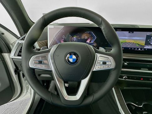 Used 2026 BMW X7 xDrive40i image 10