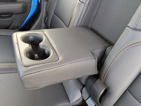 New 2025 Jeep Gladiator High Tide image 39