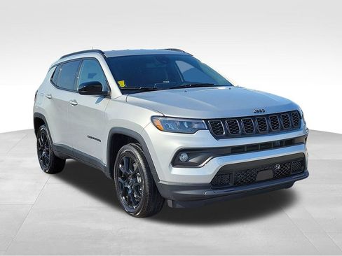 New 2026 Jeep Compass Latitude image 3