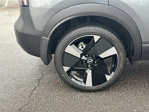 New 2026 Nissan Kicks SR w/ Cold Weather Package FWD image 17