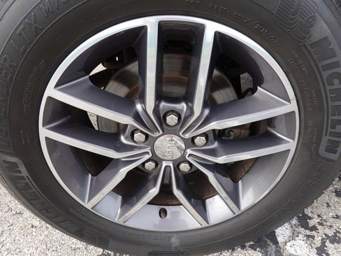 Used 2017 Jeep Grand Cherokee Limited RWD image 9