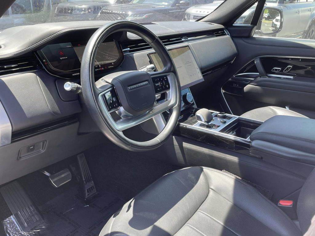 Certified 2022 Land Rover Range Rover SE AWD/4WD image 13
