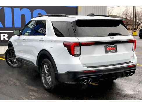 New 2026 Ford Explorer ST image 3