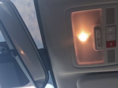 New 2025 Hyundai Venue Limited image 27