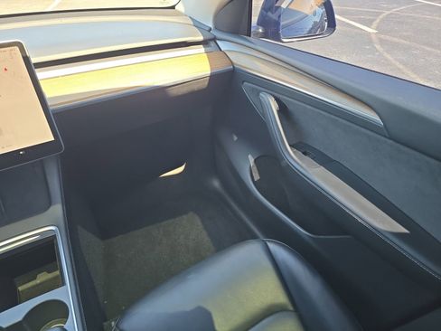 Used 2022 Tesla Model Y Long Range AWD/4WD image 12