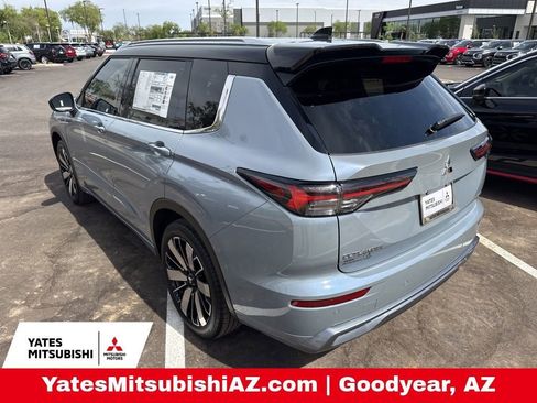 New 2026 Mitsubishi Outlander SEL image 4