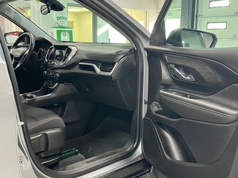 Certified 2023 GMC Terrain SLE w/ Driver Convenience Package image 9
