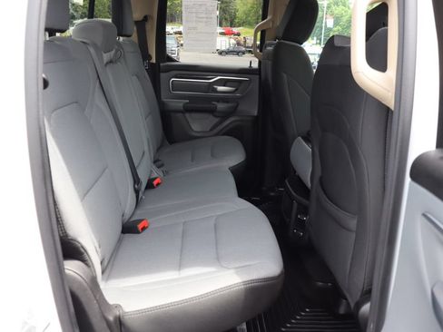 Used 2019 RAM 1500 Big Horn AWD/4WD image 17