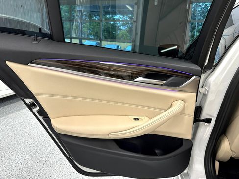 Used 2018 BMW 530i w/ Premium Package image 20