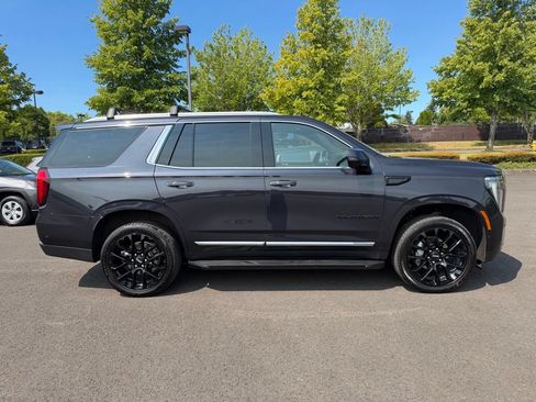 Used 2025 GMC Yukon Elevation AWD/4WD image 9