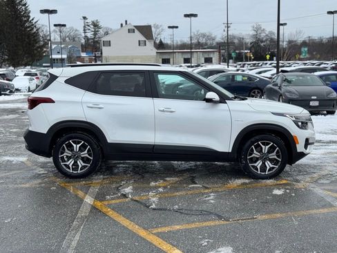 Used 2021 Kia Seltos EX image 7