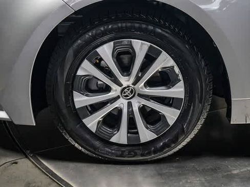 Certified 2022 Toyota Corolla LE FWD image 10