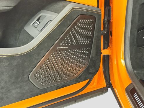 Used 2023 Lamborghini Urus Performante AWD/4WD image 19